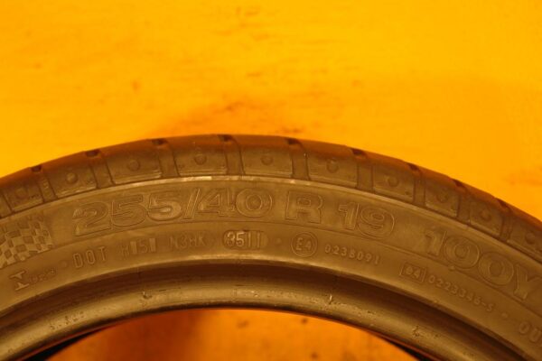 2 used tires 255/40/19 CONTINENTAL - Image 7