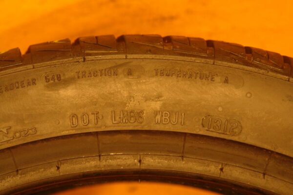 2 used tires 245/40/19 CONTINENTAL - Image 7