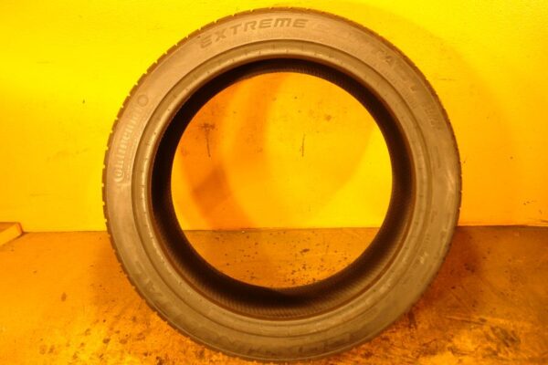 2 used tires 245/40/19 CONTINENTAL - Image 6