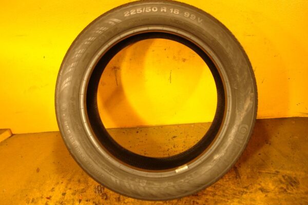 2 used tires 225/50/18 CONTINENTAL - Image 6