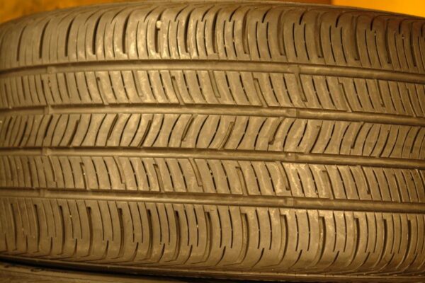 2 used tires 225/50/18 CONTINENTAL - Image 5