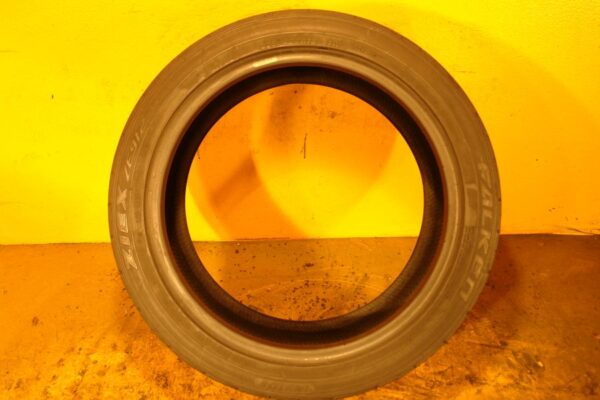 2 used tires 225/45/18 FALKEN - Image 6