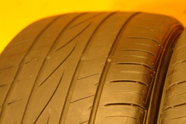 2 used tires 225/45/18 FALKEN - Image 4