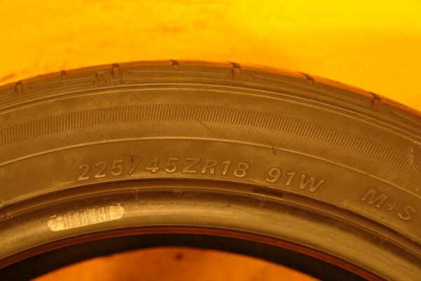 2 used tires 225/45/18 FALKEN - Image 7