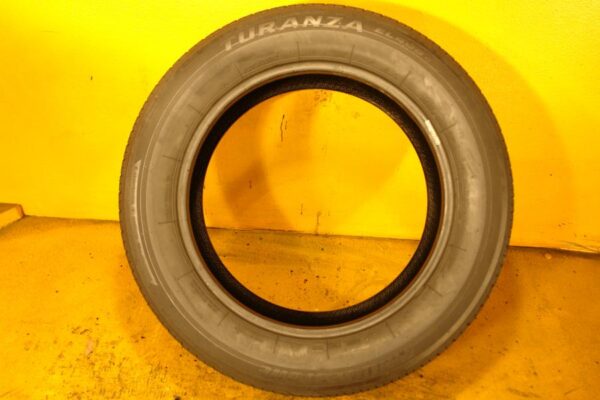 2 used tires 215/60/17 BRIDGESTONE - Image 6