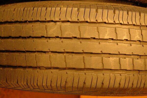 2 used tires LT 265/70/17 UNICORN - Image 5