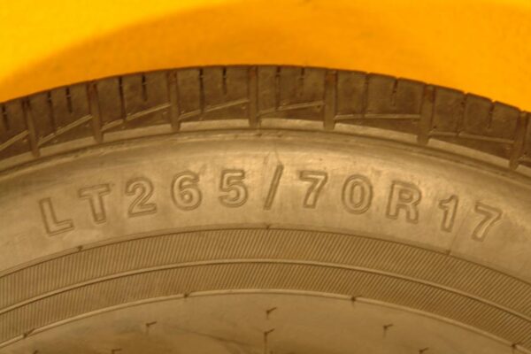 2 used tires LT 265/70/17 UNICORN - Image 7