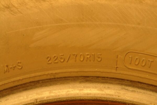 2 used tires 225/70/15 GRAND AM - Image 7