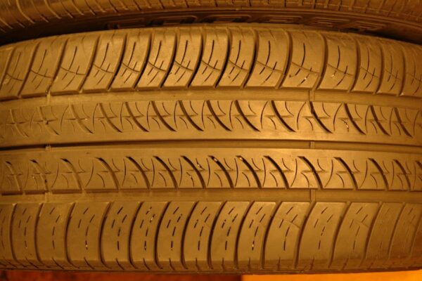 2 used tires 235/55/17 COOPER - Image 5