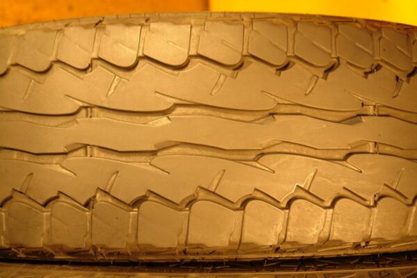 2 used tires 245/65/17 FALKEN - Image 5