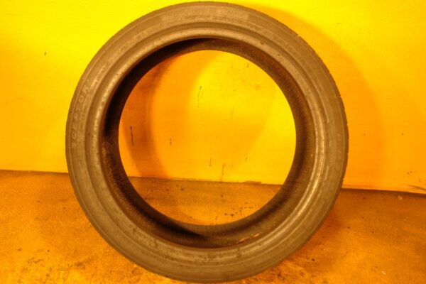 2 used tires 225/40/18 SCEPTOR - Image 6