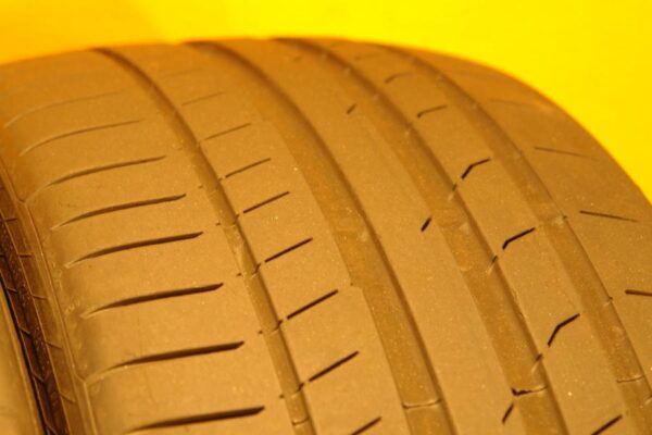 2 used tires 255/35/19 CONTINENTAL - Image 4