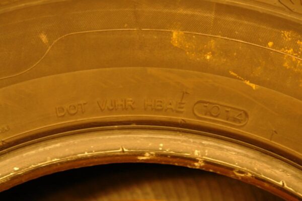 2 used tires 205/65/15 AEOLUS - Image 7