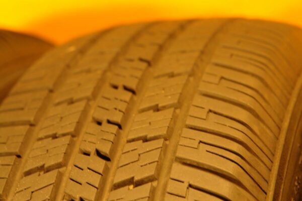 4 used tires 215/70/14 MARSHAL - Image 4