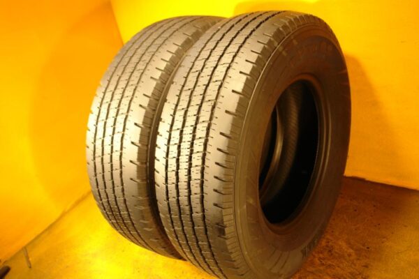 2 used tires LT 245/75/16 HANKOOK - Image 2