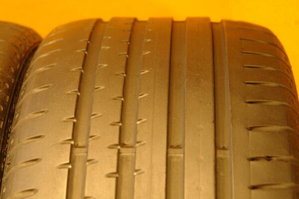 2 used tires 255/35/20 CONTINENTAL - Image 3