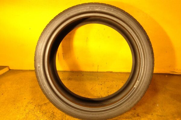 2 used tires 255/35/20 CONTINENTAL - Image 6