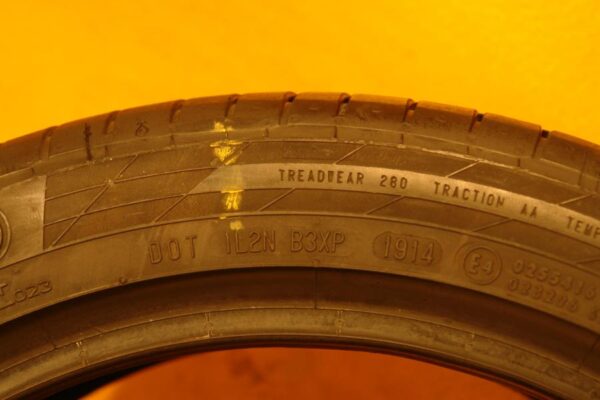 2 used tires 255/40/18 CONTINENTAL - Image 9