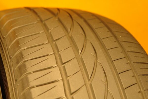 2 used tires 255/60/19 FALKEN - Image 3