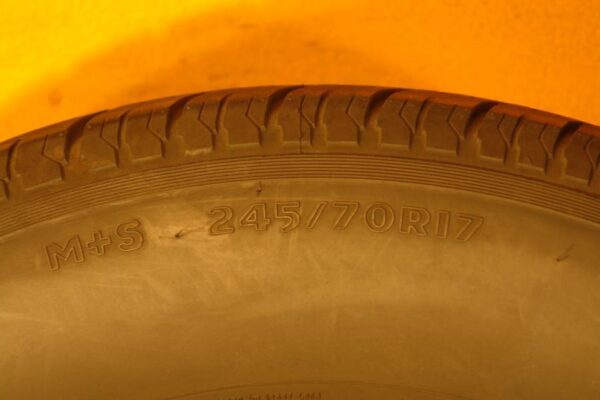 2 used tires 245/70/17 FUTURA - Image 7