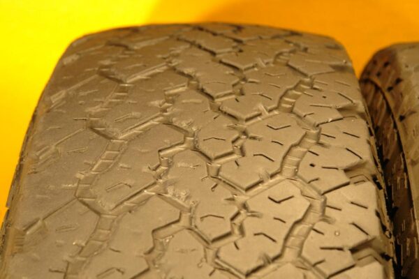 2 used tires LT 265/75/16 GENERAL - Image 3