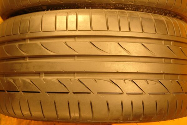 2 used tires 285/30/19 BRIDGESTONE - Image 5