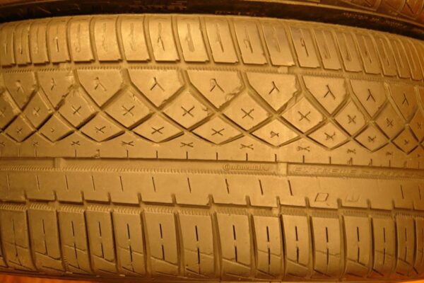 2 used tires 245/40/19 CONTINENTAL - Image 5