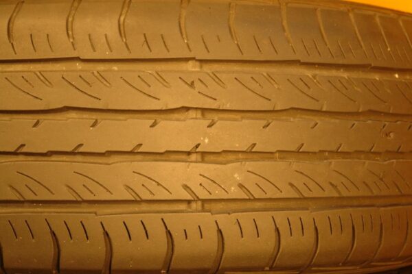 2 used tires 215/70/16 FALKEN - Image 5