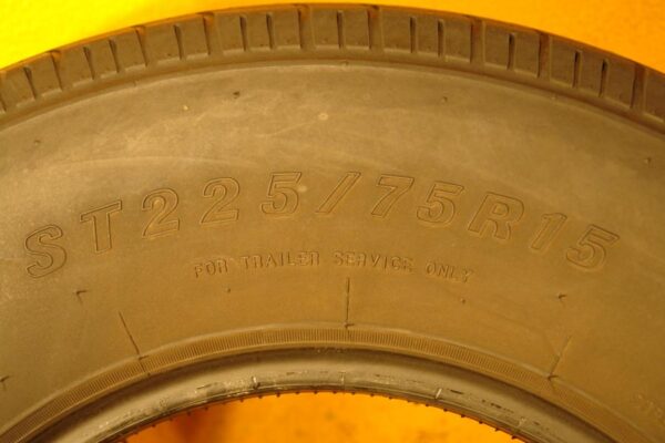 2 used tires ST 225/75/15 AKURET - Image 7