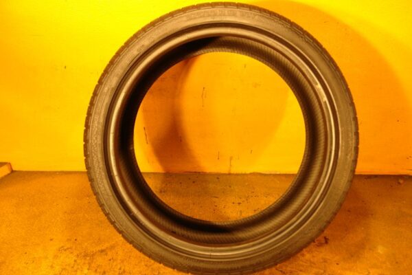 2 used tires 275/30/19 CONTINENTAL - Image 6