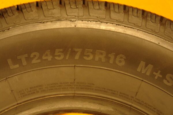 2 used tires LT 245/75/16 HIFLY - Image 8