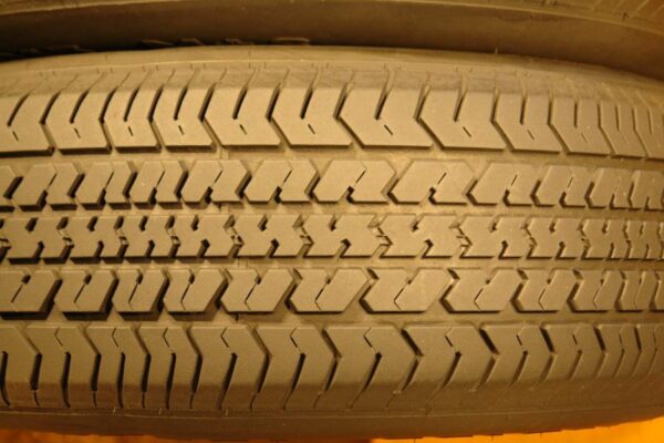 2 used tires 235/75/15 SUPER RIDE - Image 5