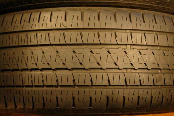 2 used tires 275/60/20 BRIDGESTONE - Image 5