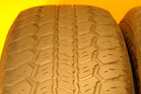 2 used tires 255/70/16 EQUALIZER - Image 3