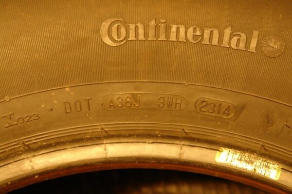 2 used tires 235/65/18 CONTINENTAL - Image 8