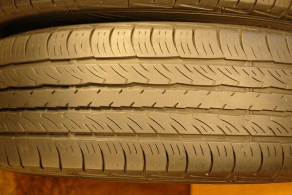 2 used tires 225/70/16 FALKEN - Image 4