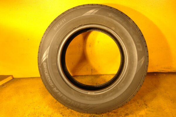 2 used tires 225/70/16 FALKEN - Image 6