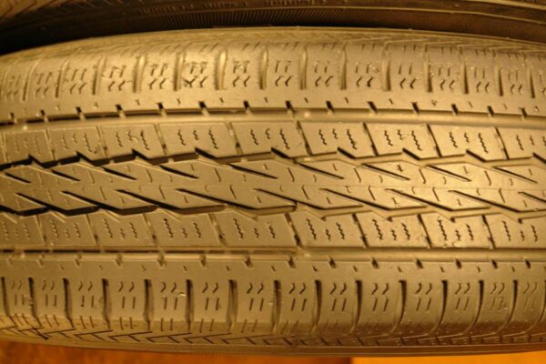 2 used tires 245/75/16 GENERAL - Image 4