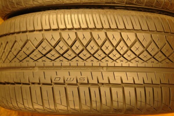 2 used tires 255/40/17 CONTINENTAL - Image 4