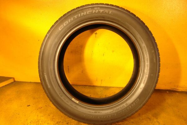 2 used tires 255/40/19 CONTINENTAL - Image 6