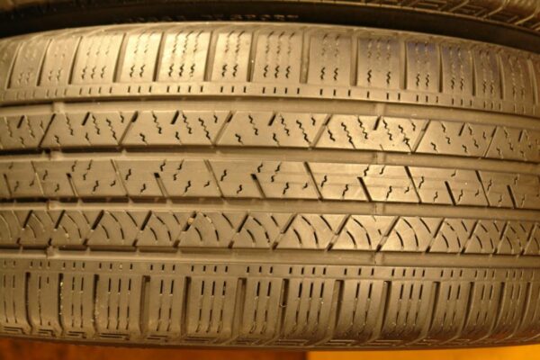 2 used tires 255/40/19 CONTINENTAL - Image 4