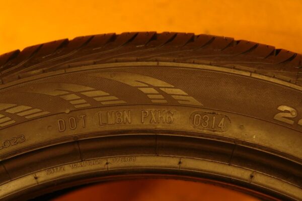 2 used tires 245/40/17 CONTINENTAL - Image 8