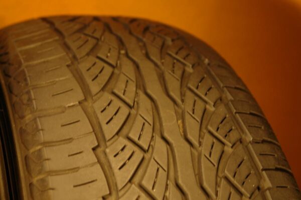 2 used tires 265/70/17 FALKEN - Image 3