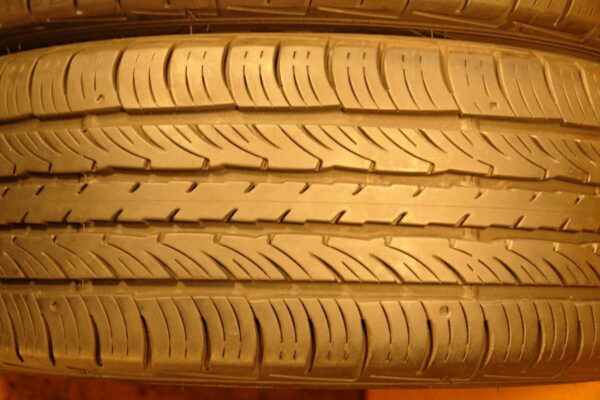 2 used tires 225/60/16 FALKEN - Image 4