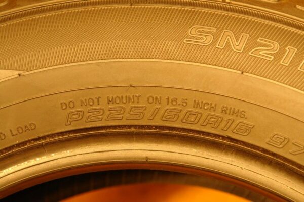 2 used tires 225/60/16 FALKEN - Image 7