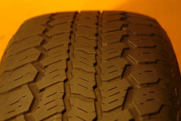 2 used tires 245/65/17 EQUALIZER - Image 5