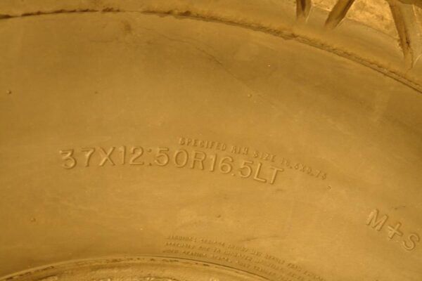 2 used tires LT 37/12.50/16.5 PARNELLI - Image 7