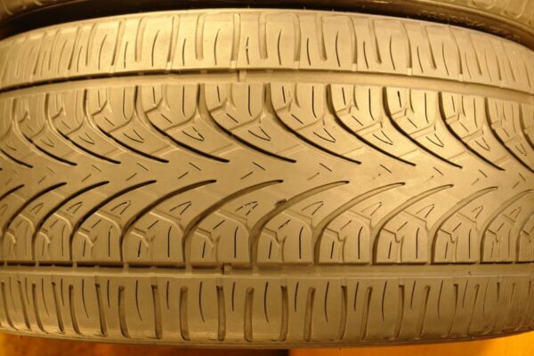 2 used tires 305/35/24 DELINTE - Image 4