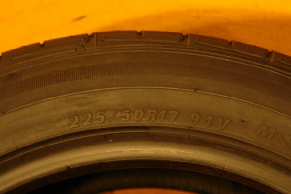 2 used tires 225/50/17 FALKEN - Image 7