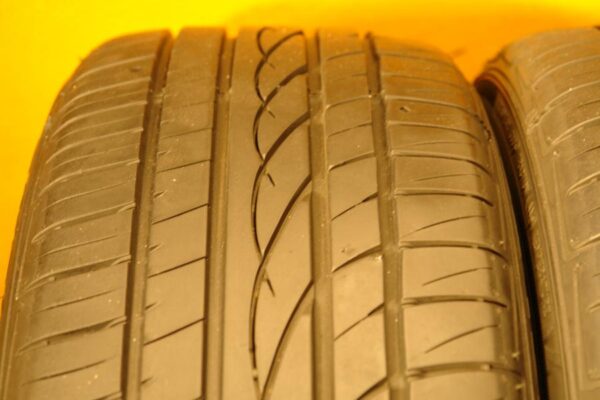 2 used tires 225/50/17 FALKEN - Image 5